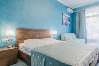Отель санаторий Крымский гость Алушта Двухместный номер Делюкс с 1 кроватью или 2 отдельными кроватями и балконом-9