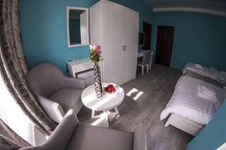 Отель санаторий Крымский гость Алушта Двухместный номер Делюкс с 1 кроватью или 2 отдельными кроватями и балконом-6